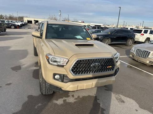 Used 2019 Toyota Tacoma TRD Sport image 24
