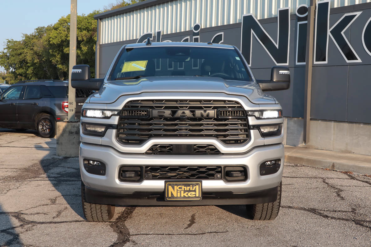 Used 2026 RAM 2500 Big Horn AWD/4WD image 2