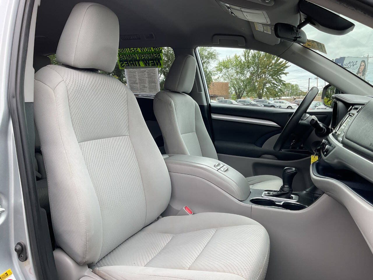 Used 2019 Toyota Highlander LE FWD image 41