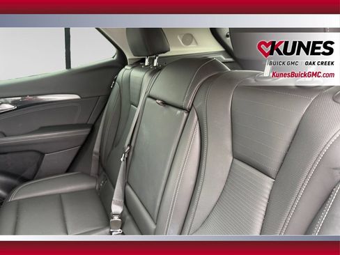 Used 2024 Buick Envision Preferred AWD/4WD image 33