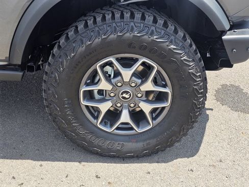 New 2025 Ford Bronco Badlands image 13