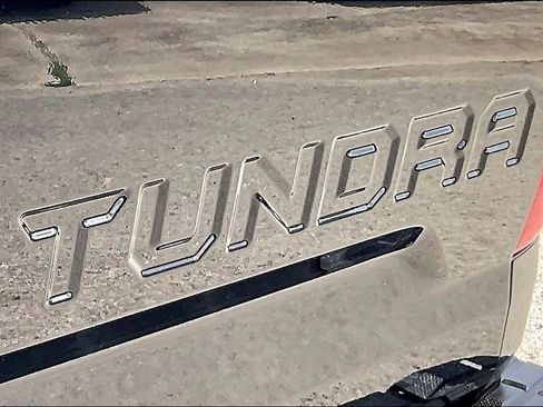 Used 2017 Toyota Tundra SR5 image 27