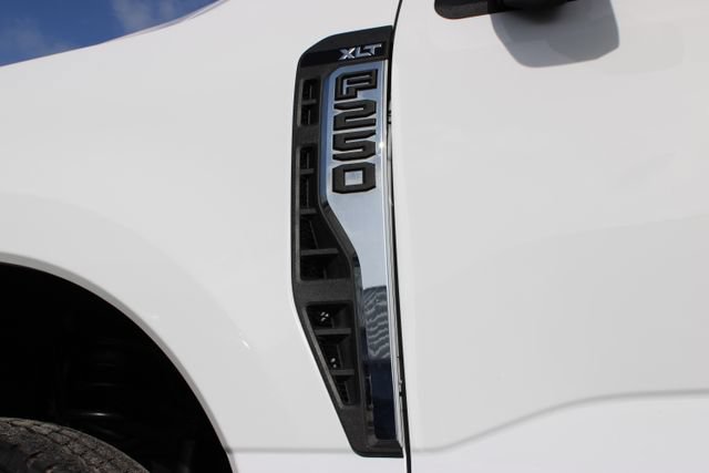 Used 2025 Ford F250 XLT w/ 360-Degree Camera Package AWD/4WD image 20