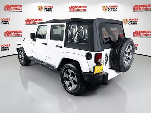 Used 2016 Jeep Wrangler Unlimited Sahara image 2