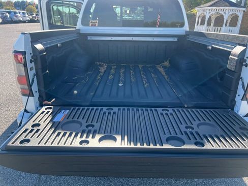 New 2026 Nissan Frontier SV w/ SV Convenience Package AWD/4WD image 22