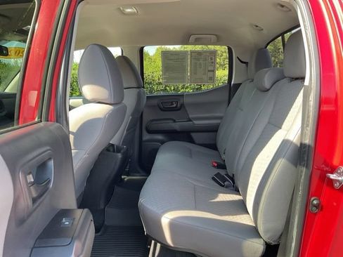 Used 2022 Toyota Tacoma SR AWD/4WD image 18