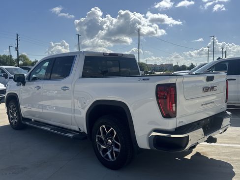 Used 2023 GMC Sierra 1500 SLT w/ SLT Premium Plus Package AWD/4WD image 8