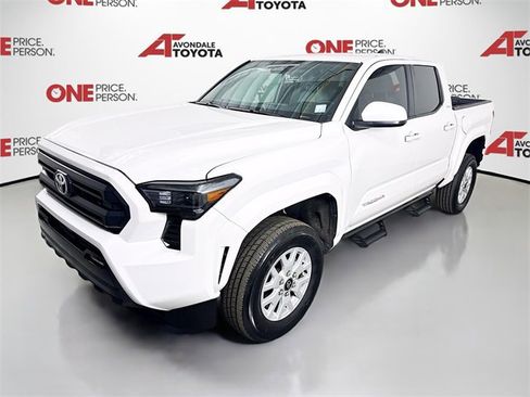 Certified 2025 Toyota Tacoma image 3