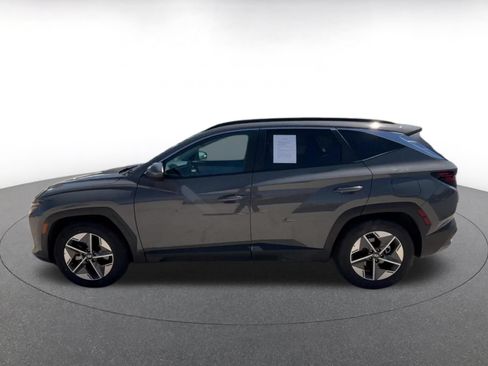 Used 2025 Hyundai Tucson SEL FWD image 9
