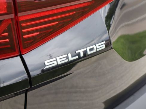 Used 2022 Kia Seltos EX AWD/4WD image 33