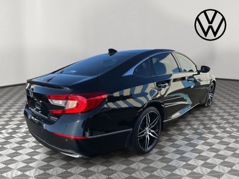 Used 2022 Honda Accord Touring image 3