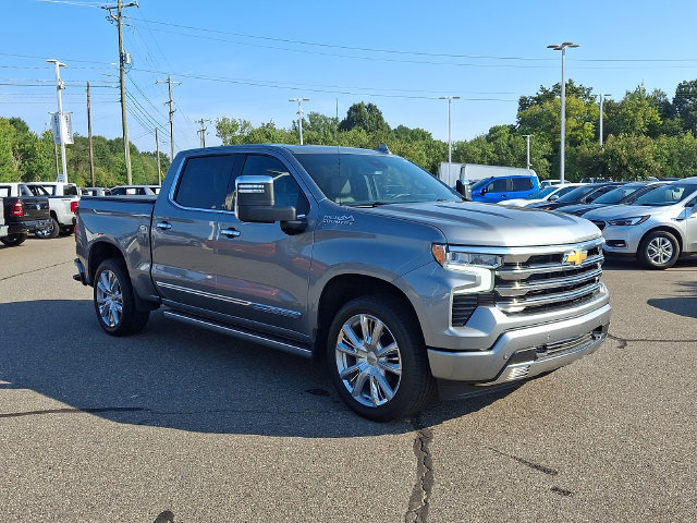 Used 2026 Chevrolet Silverado 1500 High Country w/ High Country Premium Package AWD/4WD image 3