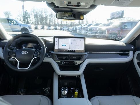 New 2026 Ford Explorer Platinum w/ LUX Leather Package AWD/4WD image 29