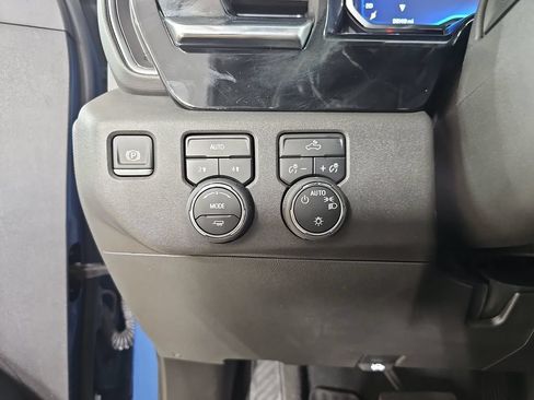 Used 2024 Chevrolet Silverado 1500 LT AWD/4WD image 31