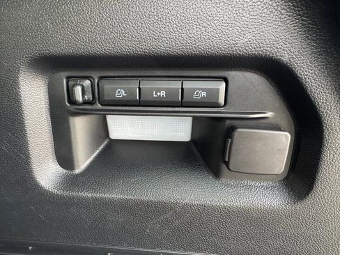 Used 2023 Ford Explorer Limited w/ Limited Technology Package image 20