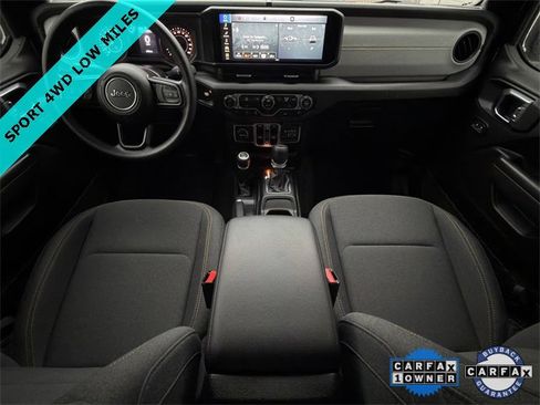 Used 2025 Jeep Gladiator Sport image 11