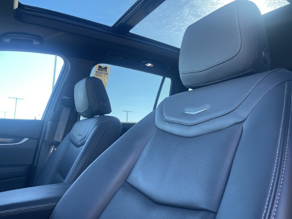 Used 2024 Cadillac XT6 Premium Luxury w/ Technology Package AWD/4WD image 18