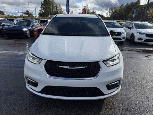 New 2026 Chrysler Pacifica Select image 8