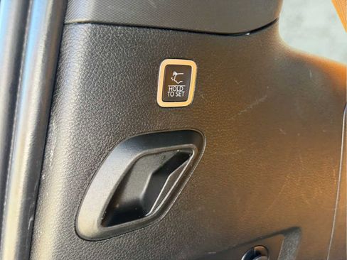 Used 2022 Jeep Grand Wagoneer Series III w/ Rear Seat Video Group 1 AWD/4WD image 36