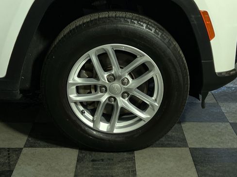 Used 2023 Jeep Grand Cherokee L Laredo AWD/4WD image 25