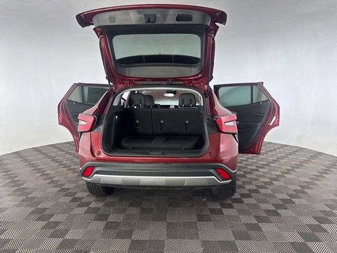 Used 2025 Chevrolet Trax LT w/ LT Convenience Package image 19