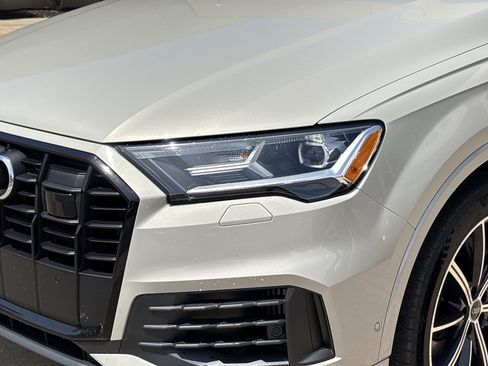 Used 2022 Audi Q7 3.0T Premium Plus w/ Premium Plus Package AWD/4WD image 6