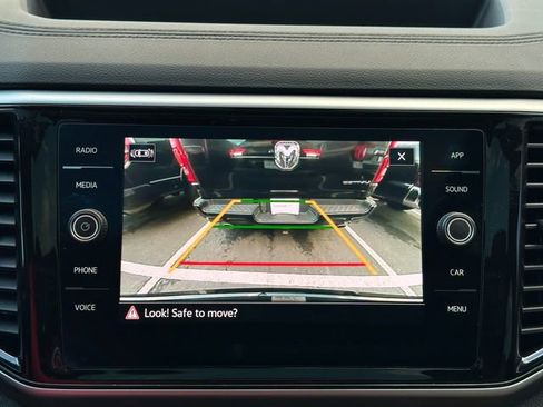 Used 2022 Volkswagen Atlas Cross Sport SE w/ Panoramic Sunroof Package image 27