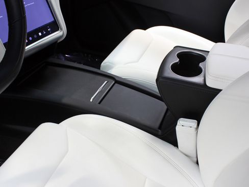 Used 2017 Tesla Model X 100D image 32