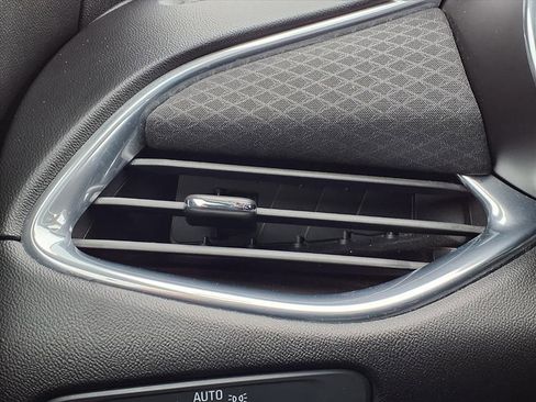 Used 2019 Chevrolet Malibu LT image 29