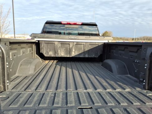 Used 2022 GMC Sierra 3500 Denali w/ Denali Black Diamond Edition image 10