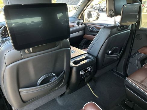 Used 2024 GMC Yukon XL Denali Ultimate image 36