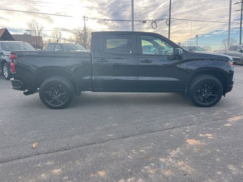 Used 2024 Chevrolet Silverado 1500 Custom w/ Dark Appearance Package image 6