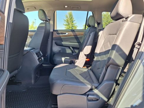 New 2026 Volkswagen Atlas SE image 11