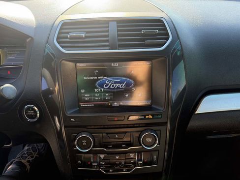 Used 2016 Ford Explorer XLT w/ Equipment Group 202A image 21