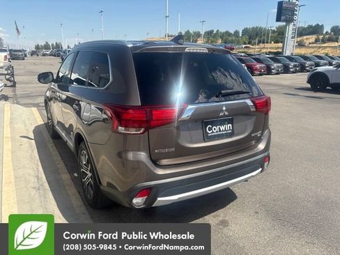 Used 2018 Mitsubishi Outlander AWD image 5