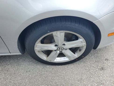 Used 2012 Volkswagen Eos FWD image 10