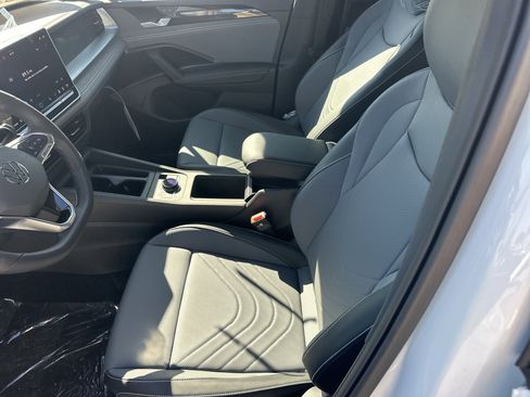 New 2026 Volkswagen Tiguan SE R-Line image 19