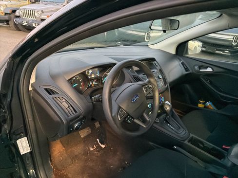 Used 2015 Ford Focus SE image 5