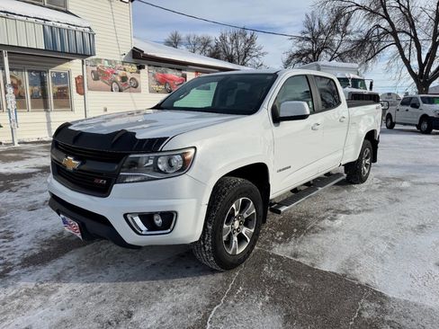 Used 2018 Chevrolet Colorado Z71 image 2