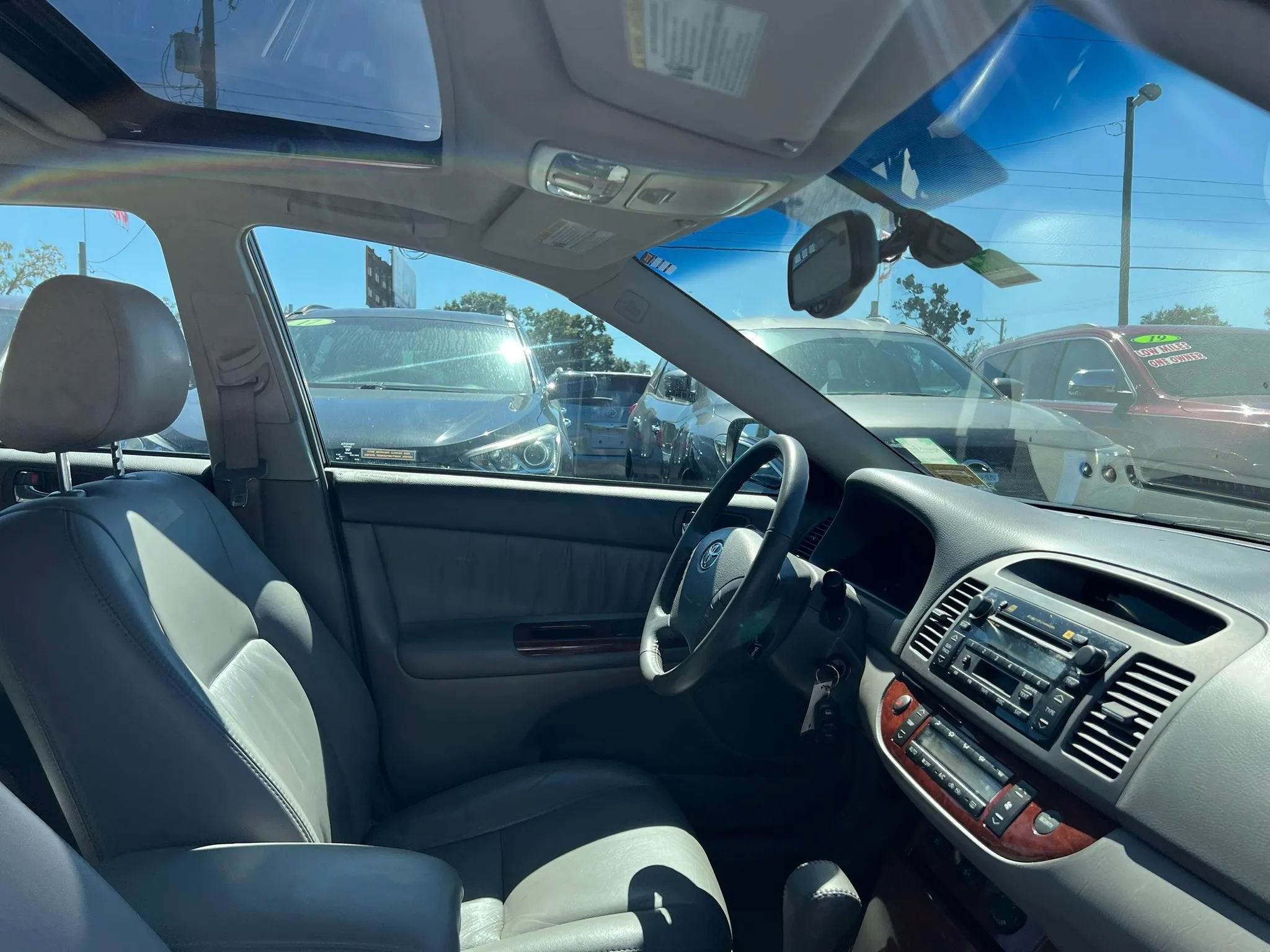 Used 2005 Toyota Camry XLE w/ VSC & Side Airbag Pkg FWD image 17