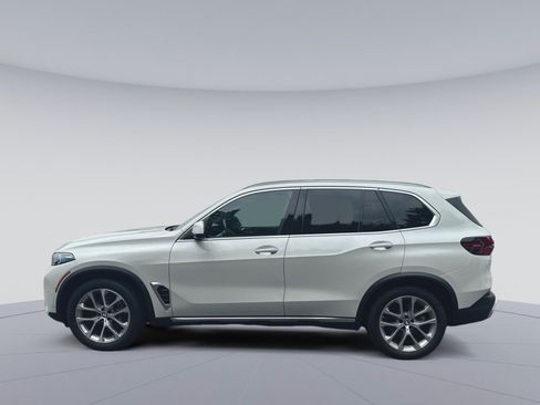 Used 2024 BMW X5 xDrive40i w/ Premium Package AWD/4WD image 8
