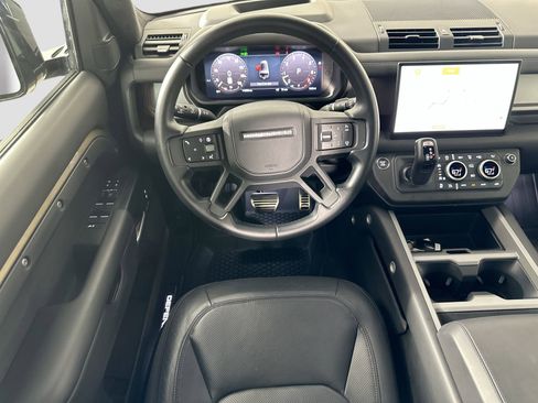 Used 2025 Land Rover Defender 130 X image 25