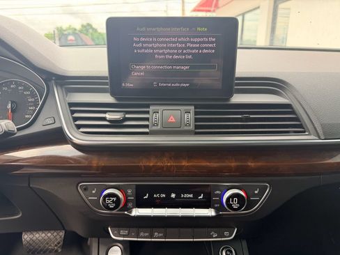 Used 2018 Audi Q5 2.0T Premium w/ Convenience Package AWD/4WD image 19