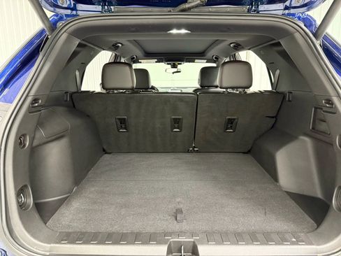 Used 2022 Chevrolet Equinox RS w/ RS Leather Package image 17