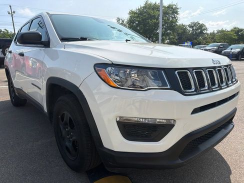 Used 2018 Jeep Compass Sport FWD image 3
