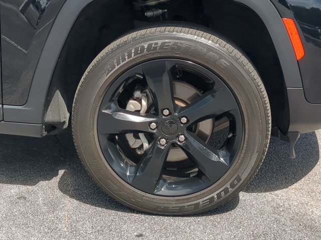 Certified 2025 Jeep Grand Cherokee Altitude AWD/4WD image 11