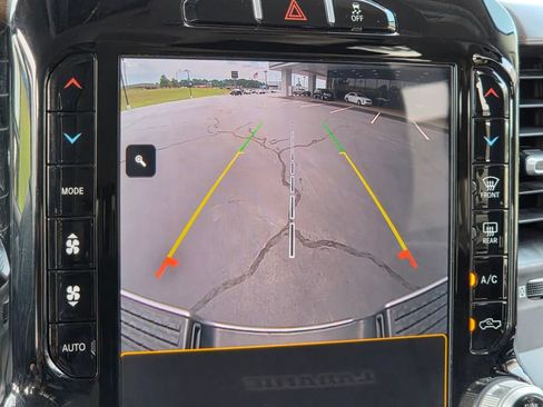 Used 2024 RAM 2500 Laramie AWD/4WD image 22