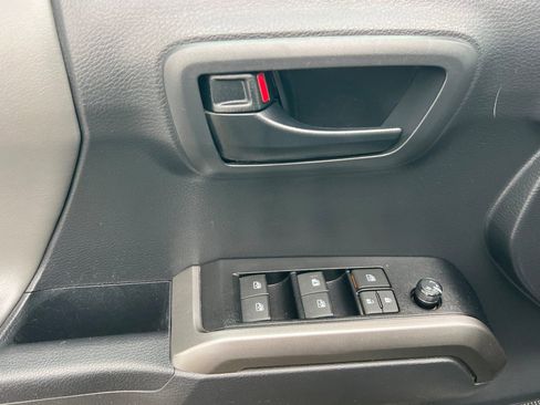 Used 2022 Toyota Tacoma SR5 w/ Black Out Package (TMS) image 12