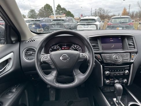 Certified 2020 Nissan Pathfinder SV image 15