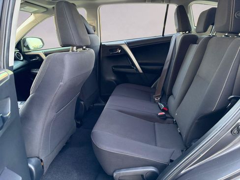 Used 2018 Toyota RAV4 XLE FWD image 13